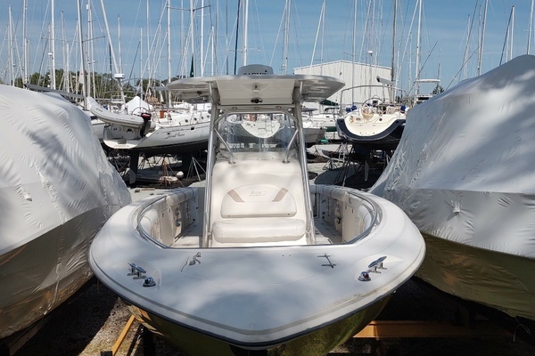 Photo of the 2006 Boston Whaler 320 Outrage "Punch List"