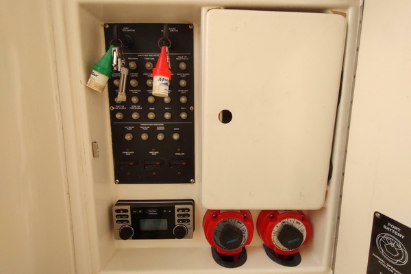 Punch List 32ft Boston Whaler Yacht For Sale