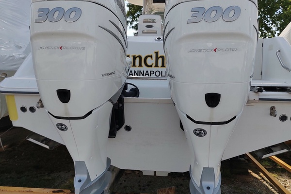 Punch List 32ft Boston Whaler Yacht For Sale