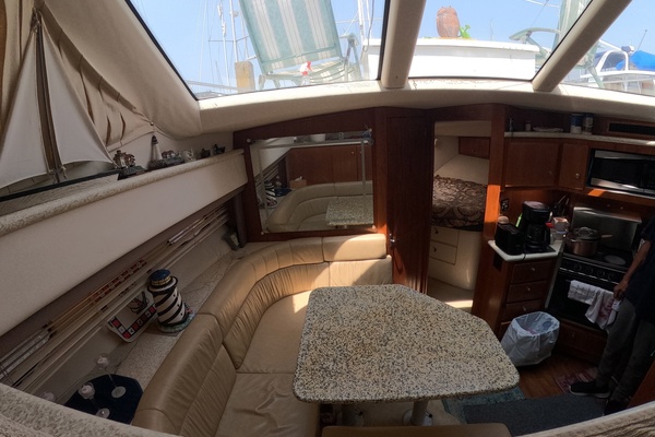 BRITER HORIZON 40ft Carver Yacht For Sale