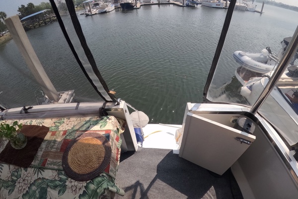 BRITER HORIZON 40ft Carver Yacht For Sale