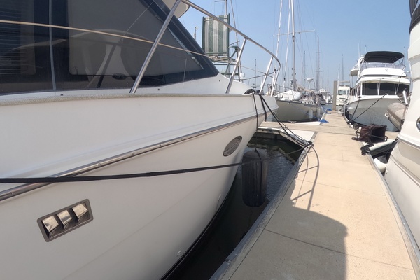 BRITER HORIZON 40ft Carver Yacht For Sale