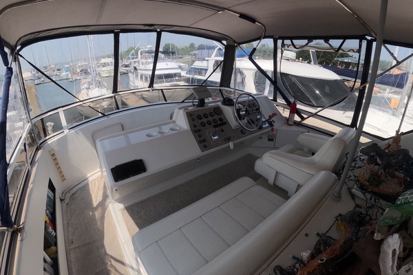 BRITER HORIZON 40ft Carver Yacht For Sale