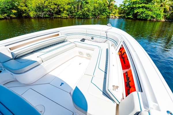 2018 Intrepid 32