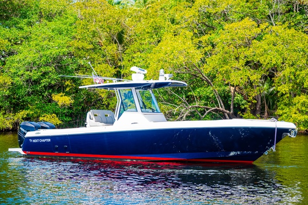 2018 Intrepid 32.58 327 Center Console