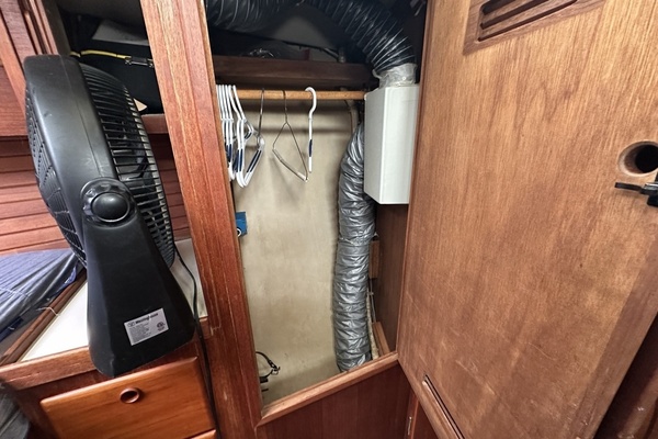SUNYATA 42ft Sabre Yacht For Sale