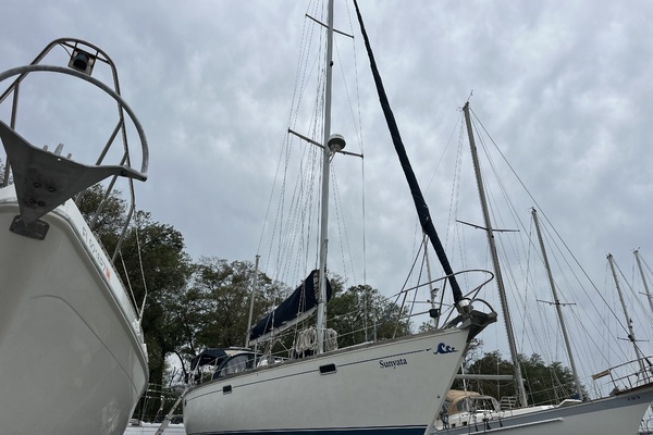 SUNYATA 43ft Sabre Yacht For Sale