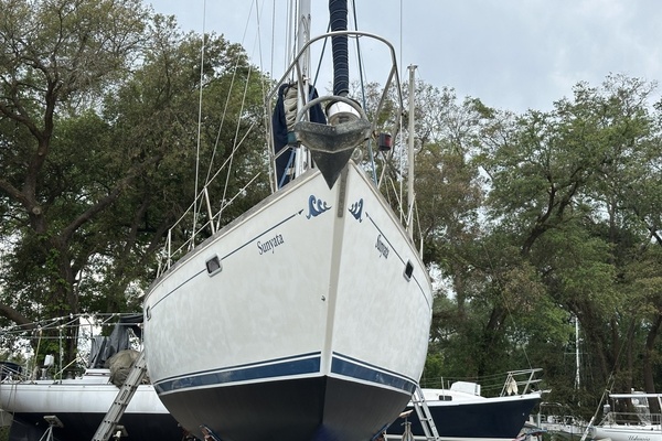 SUNYATA 42ft Sabre Yacht For Sale