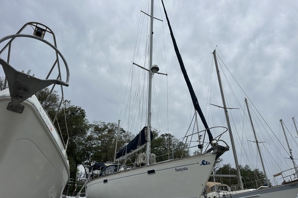 SUNYATA 42ft Sabre Yacht For Sale