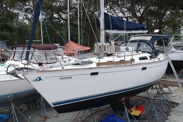 SUNYATA 42ft Sabre Yacht For Sale