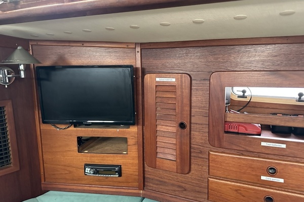 SUNYATA 42ft Sabre Yacht For Sale
