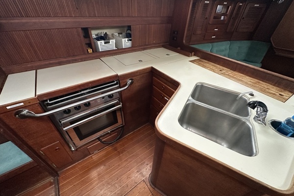 SUNYATA 42ft Sabre Yacht For Sale