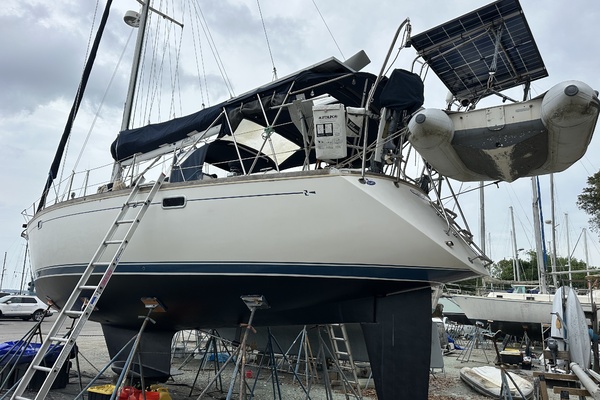 SUNYATA 43ft Sabre Yacht For Sale