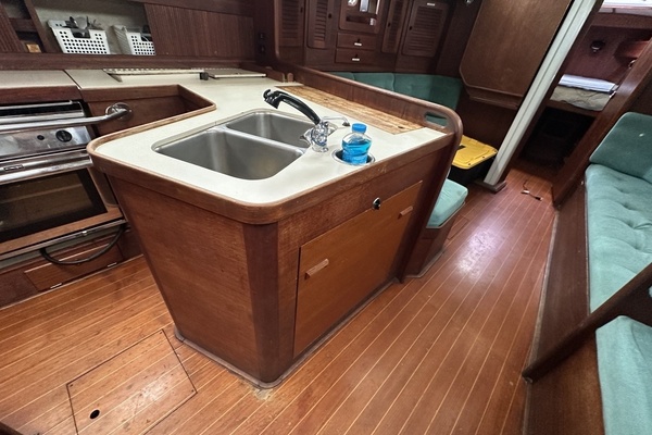 SUNYATA 42ft Sabre Yacht For Sale