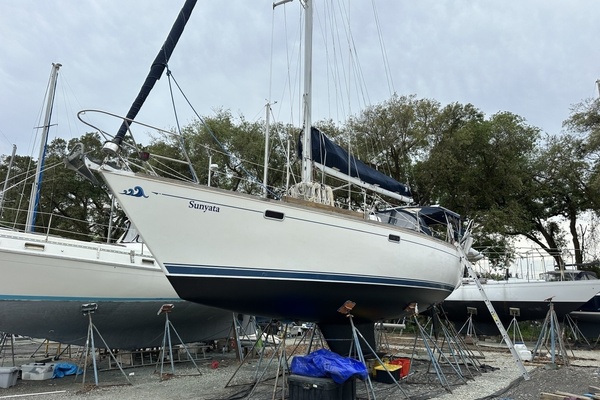 SUNYATA 42ft Sabre Yacht For Sale