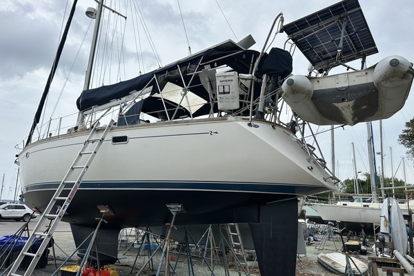 SUNYATA 42ft Sabre Yacht For Sale