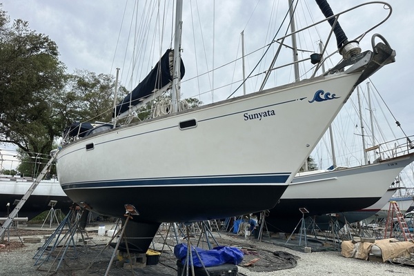 SUNYATA 42ft Sabre Yacht For Sale