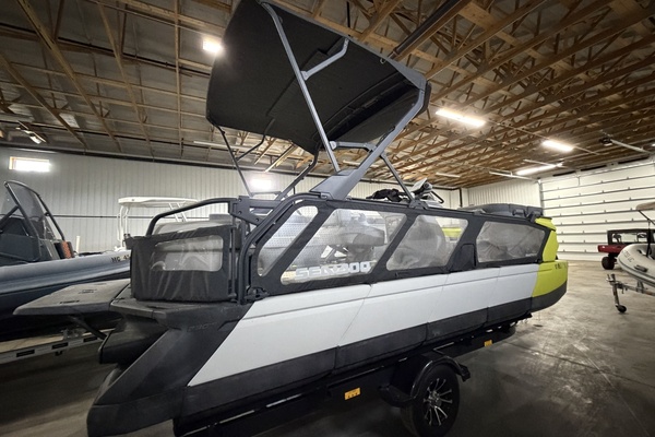 21ft Bombardier Yacht For Sale