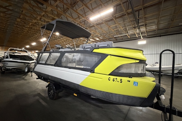 21ft Bombardier Yacht For Sale