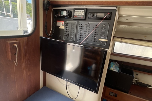 Luffin Life 34ft Gemini Yacht For Sale