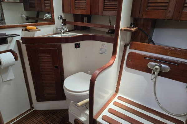Awilda 42ft Endeavour Yacht For Sale