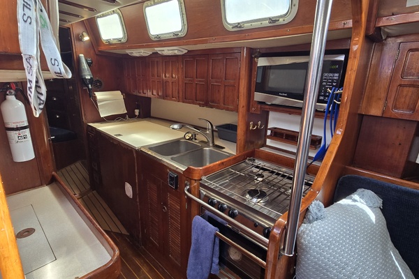 Awilda 42ft Endeavour Yacht For Sale