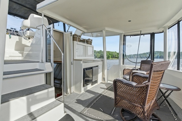 44ft Carver Yacht For Sale