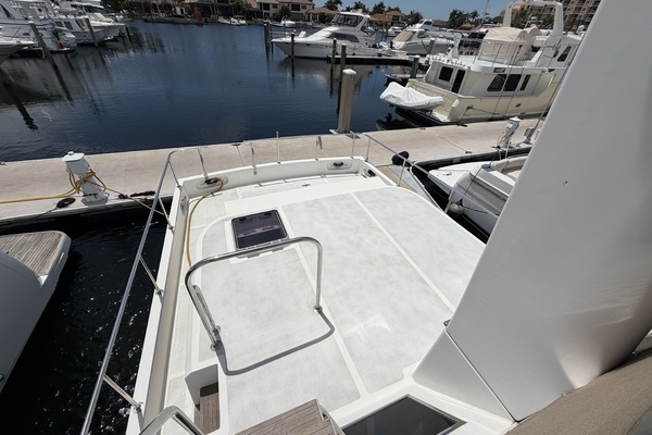 2006 Ocean Alexander 48