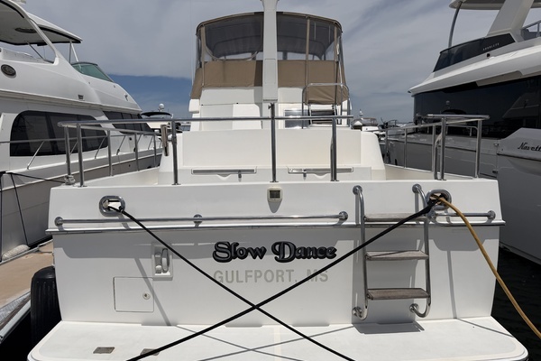 2006 Ocean Alexander 48