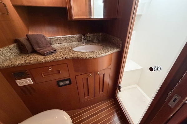 2006 Ocean Alexander 48