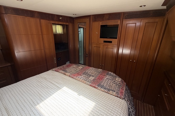 2006 Ocean Alexander 48