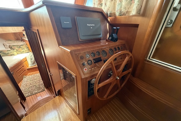 2006 Ocean Alexander 48