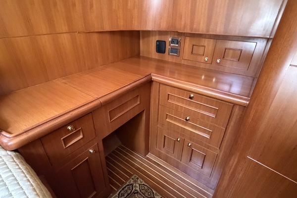 2006 Ocean Alexander 48