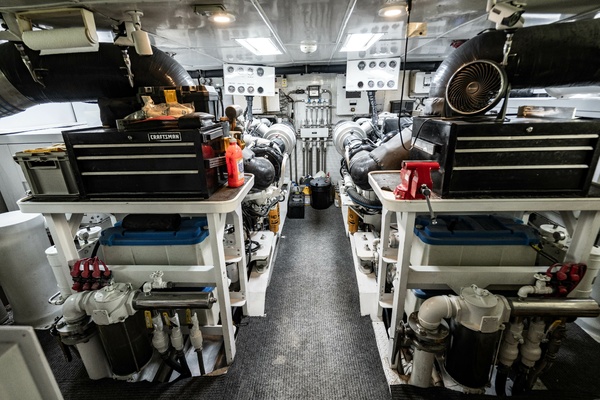 IRON LADY 106ft Broward Yacht For Sale