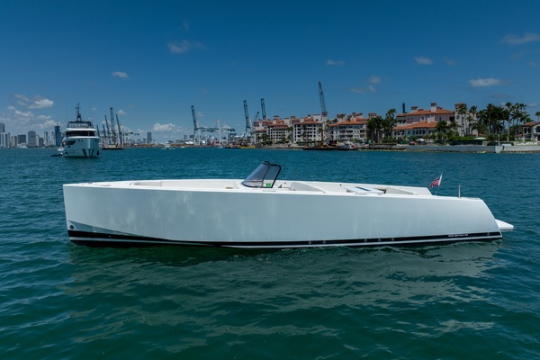 40ft VanDutch Yacht For Sale