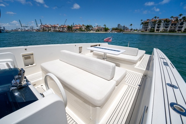 2014 VanDutch 40