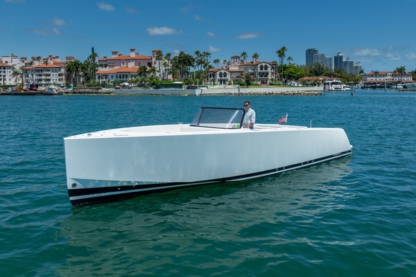 2014 VanDutch 40