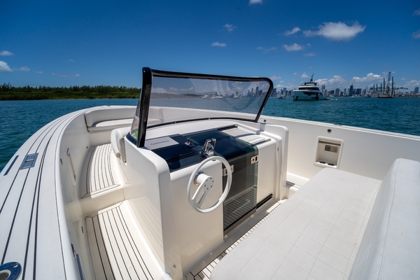 40ft VanDutch Yacht For Sale