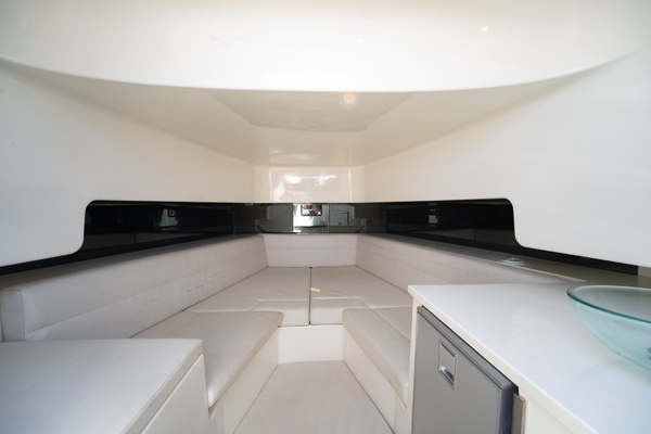 40ft VanDutch Yacht For Sale