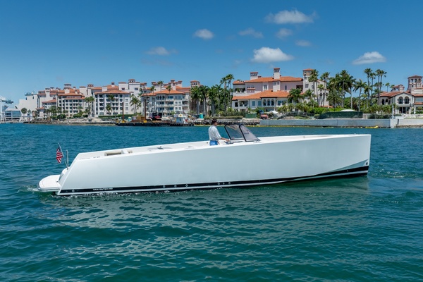 40ft VanDutch Yacht For Sale