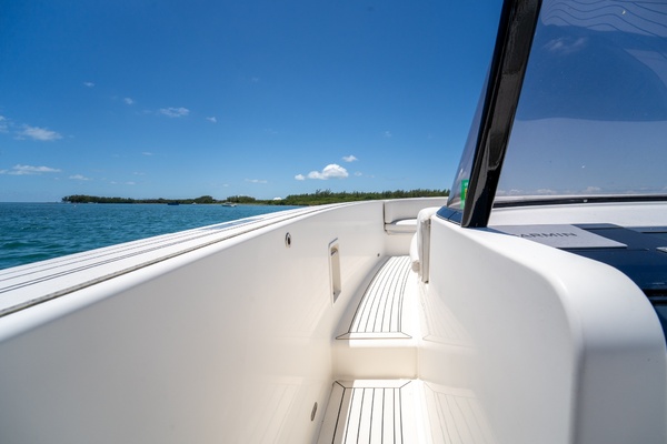 40ft VanDutch Yacht For Sale