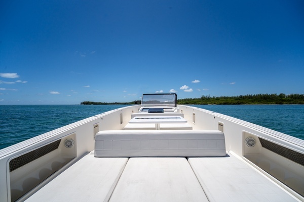 2014 VanDutch 40