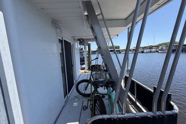 Horizon 6015 Yacht For Sale