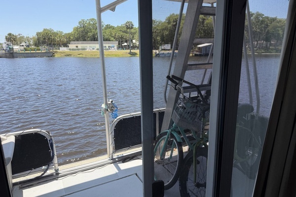 Horizon 6015 Yacht For Sale