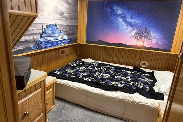 Horizon 6015 Yacht For Sale