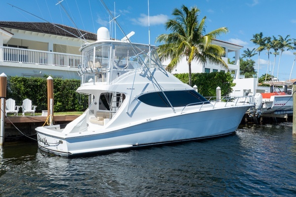 2017 Hatteras 54