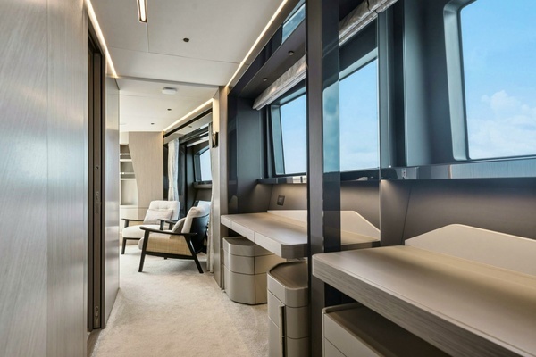 2024 Sunseeker 100
