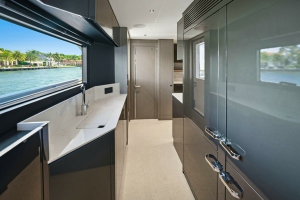 2024 Sunseeker 100