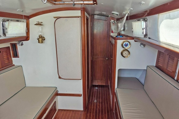 Song 40ft Bristol Yacht For Sale