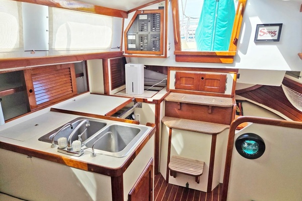 Song 40ft Bristol Yacht For Sale